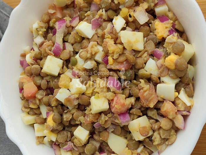 Ensalada de lentejas y huevo