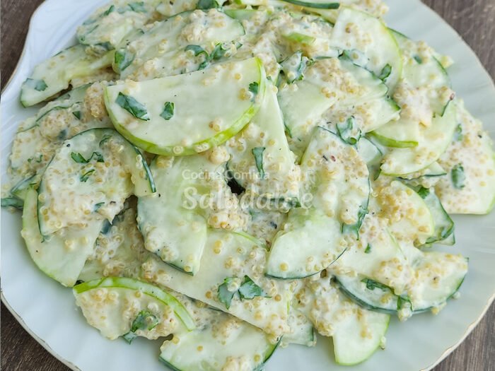 Ensalada de pepino manzana y quinua