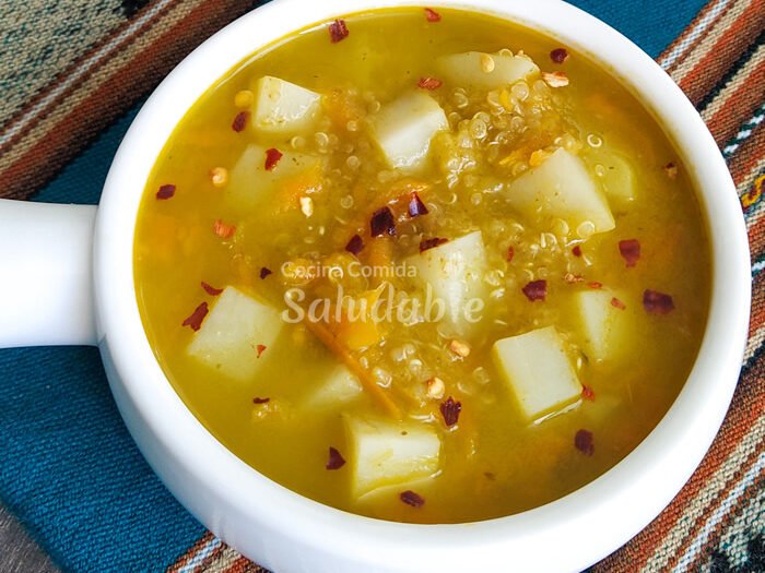 Sopa de quinua papa y cilantro